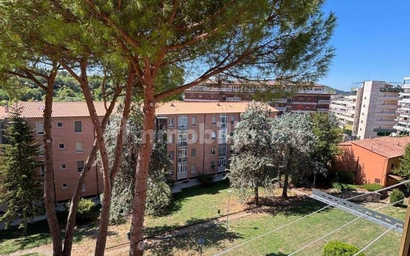 Appartamento via del Lavoro, Semicentro - Stazione, Perugia — foto 2 di 11