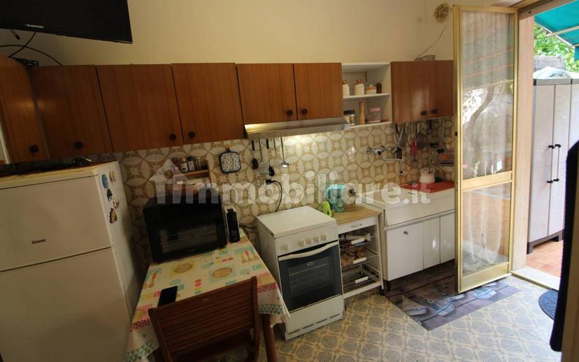 Bilocale via San Bernardo 12, Centro, Ceriale — foto 11 di 15