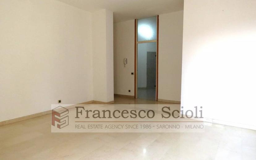 Trilocale via Carcano, 13, Saronno