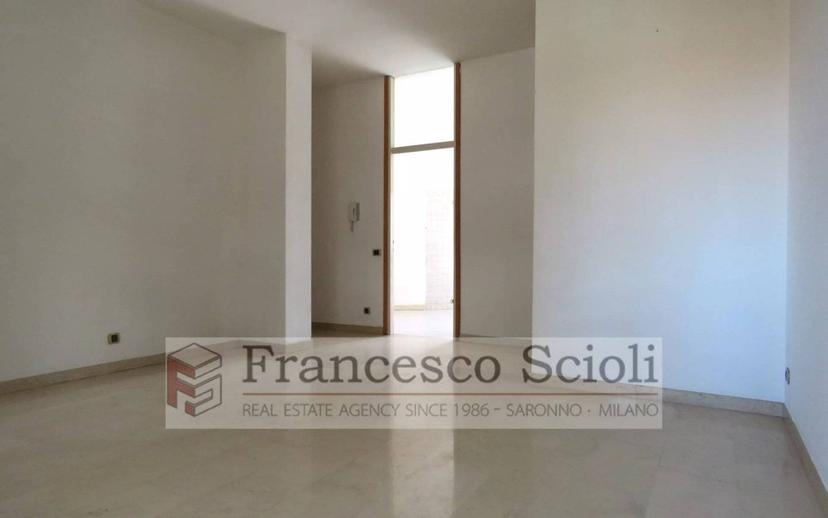 Trilocale via Carcano, 13, Saronno — foto 2 di 10