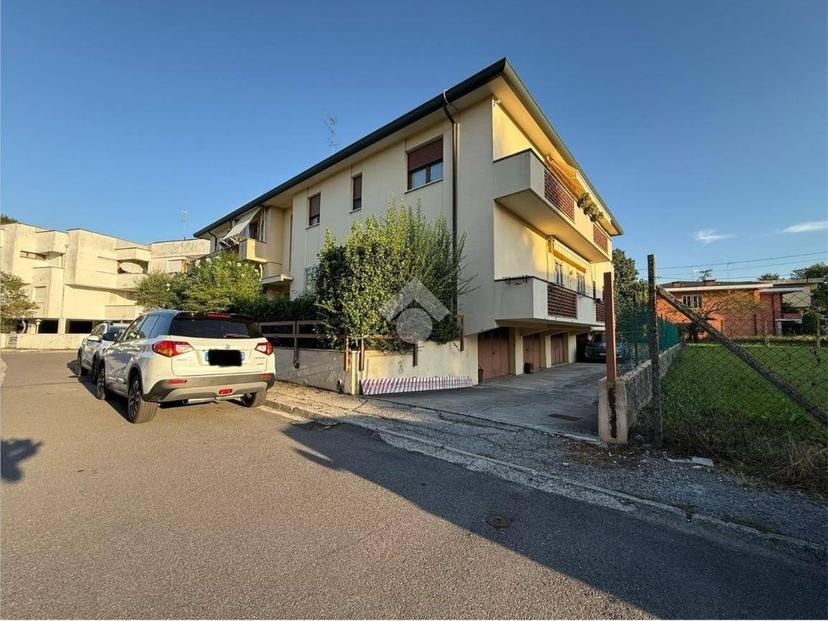 Trilocale via Gaspare Locatelli 20, Commenda, San Bortolo, Rovigo — foto 12 di 24