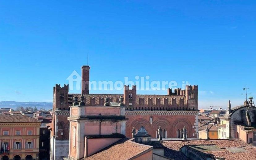 Appartamento da ristrutturare, sesto piano, Centro Storico, Piacenza — foto 11 di 13