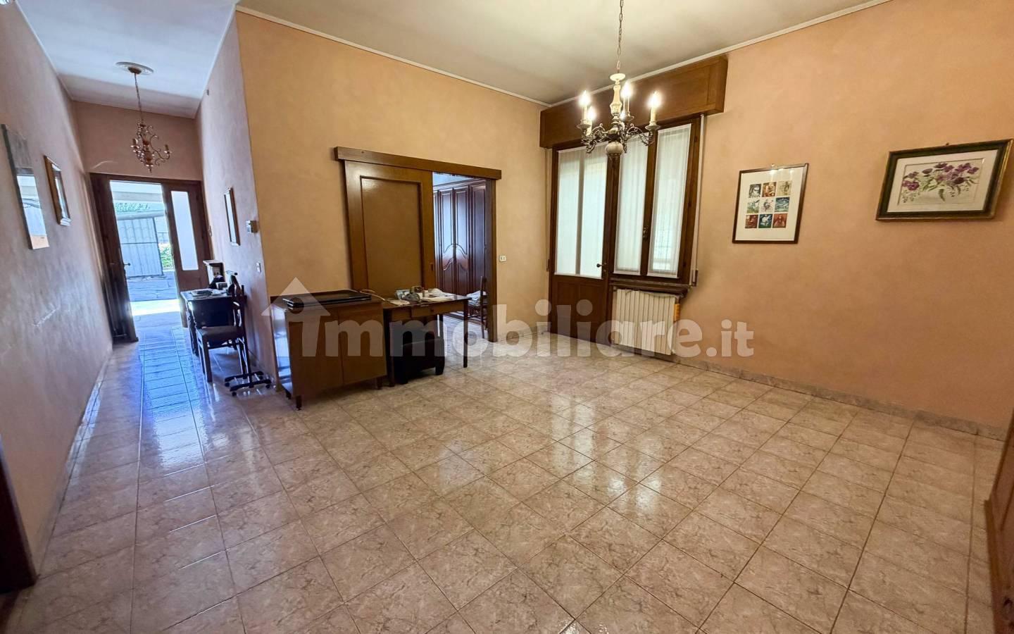 Villa unifamiliare via Giuseppe Garibaldi 131, Centro, Canneto sull'Oglio