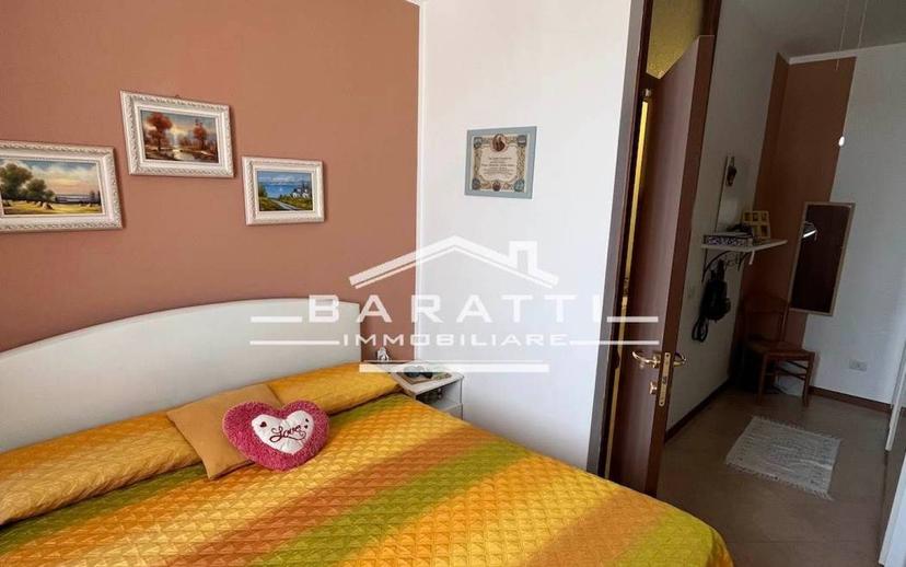 Appartamento nuovo, secondo piano, Centro, Moglia — foto 9 di 20