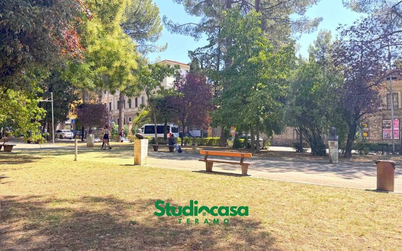 Quadrilocale viale Giuseppe Mazzini, Centro, Teramo — foto 7 di 8