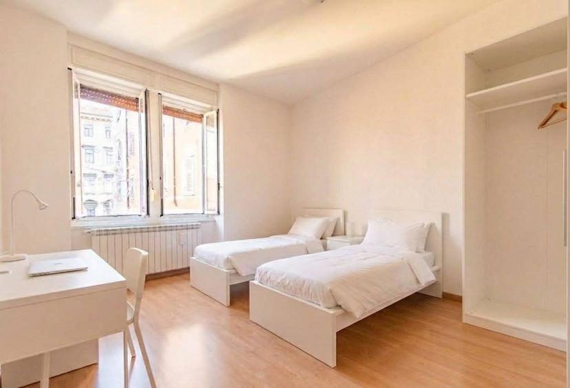 Stanza doppia via della Sorgente 3, Trieste — foto 2 di 11