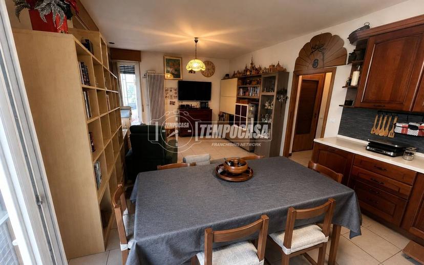 Quadrilocale via LUINI 40, Centro, Lomazzo — foto 3 di 12
