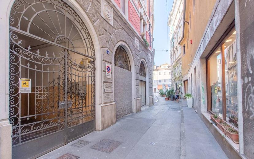 Stanza doppia via della Sorgente 3, Trieste — foto 5 di 11