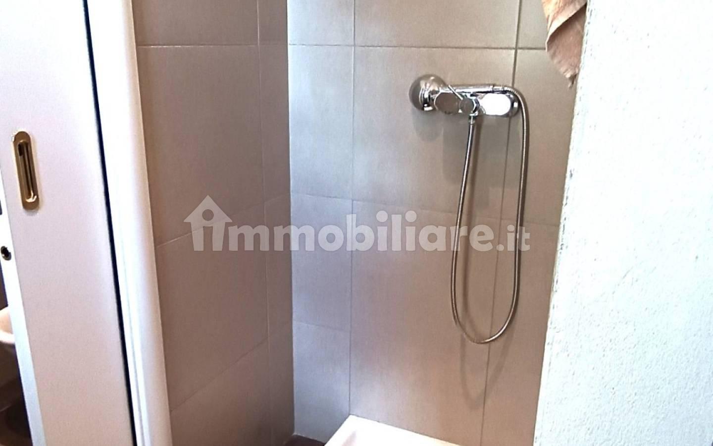 Terratetto unifamiliare 216 m², buono stato, Centro, Borgomanero