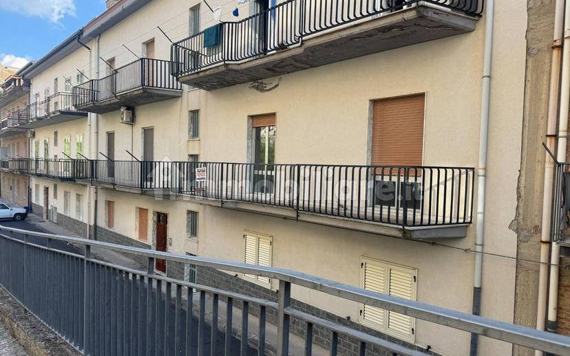 Appartamento via Professore Giuseppe di Napoli 19, Troina — foto 5 di 19