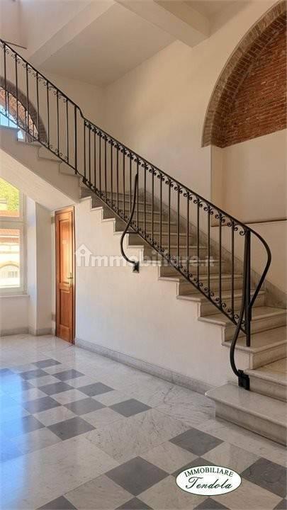 Bilocale primo piano, Centro, Carrara — foto 6 di 9