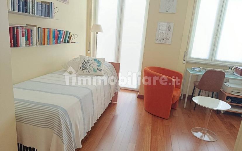 Trilocale via Alessandro Manzoni 12, Sant'Agostino, Como — foto 4 di 18