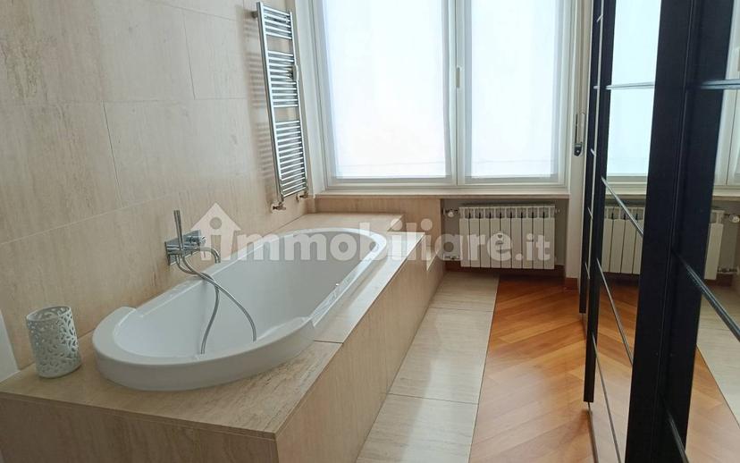 Trilocale via Alessandro Manzoni 12, Sant'Agostino, Como — foto 6 di 18