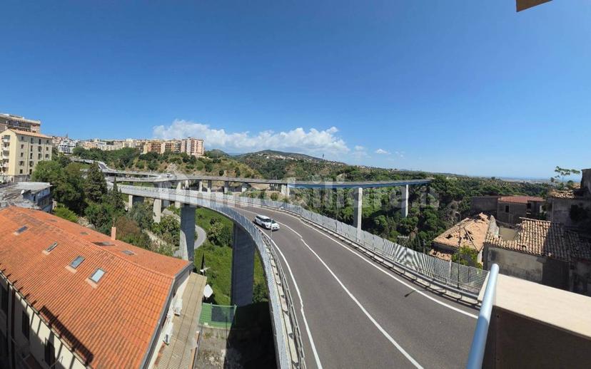 Trilocale via Francesco Acri 115, Centro Storico, Catanzaro — foto 15 di 19