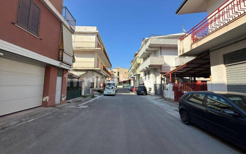 Quadrilocale via Rosate, Oliveri — foto 2 di 16