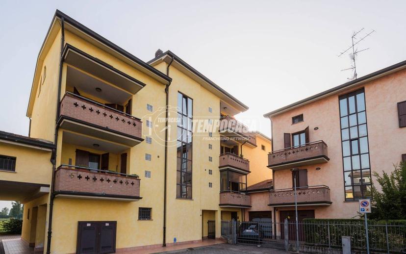 Trilocale via Chinnici 6, Centro, Correggio — foto 9 di 36