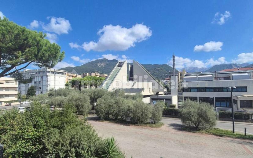Trilocale ottimo stato, secondo piano, Centro, Massa — foto 28 di 35