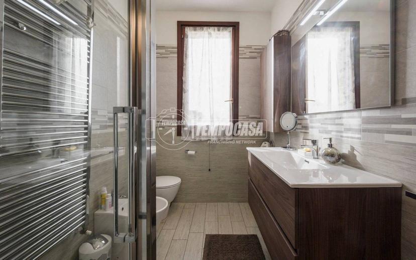 Trilocale via Chinnici 6, Centro, Correggio — foto 32 di 36
