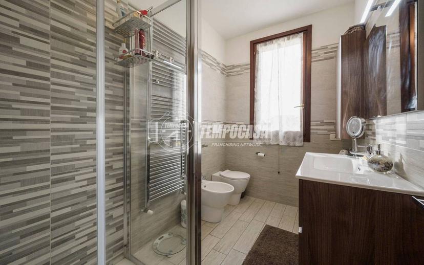 Trilocale via Chinnici 6, Centro, Correggio — foto 21 di 36