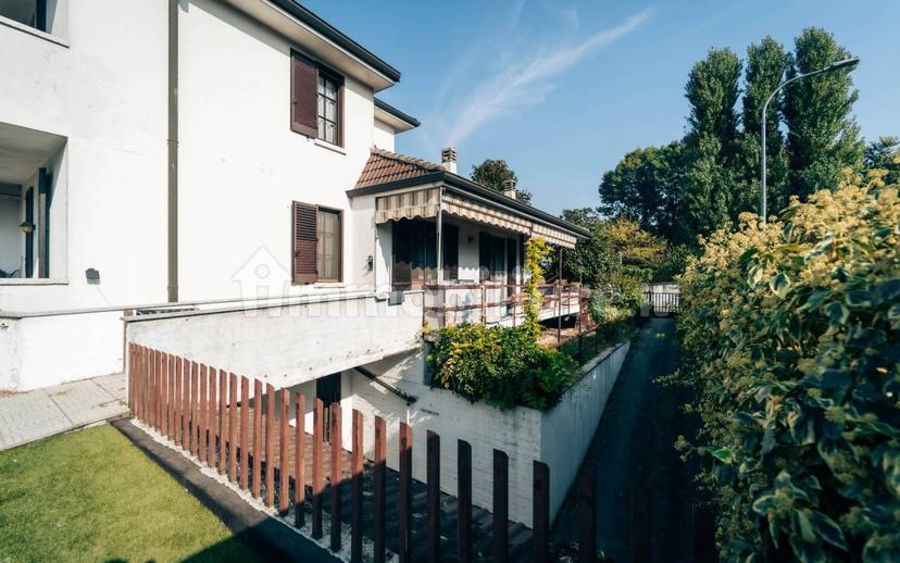 Villa bifamiliare via Martiri della Cagnola, Centro, Montanaso Lombardo — foto 23 di 33