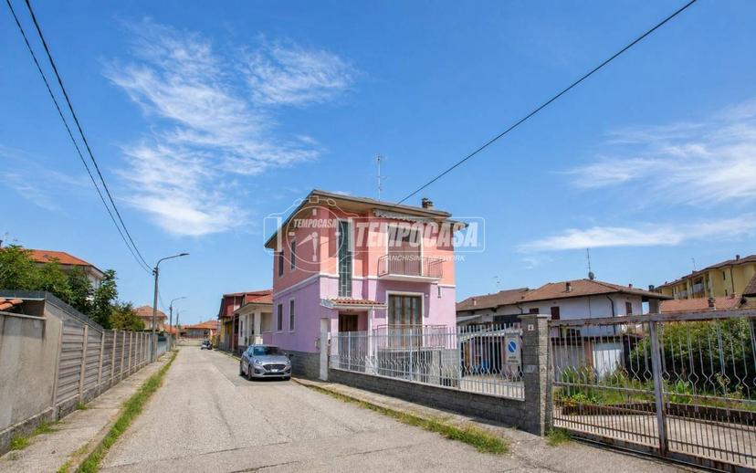 Trilocale via Arno, Centro, Trecate — foto 2 di 24