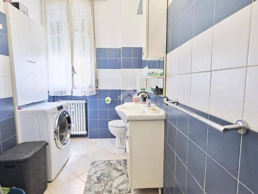 Quadrilocale via Fratelli Cervi, Carrozzone, Reggio Emilia — foto 37 di 43