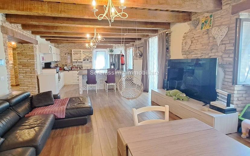 Rustico corso 21 Gennaio, Montecchio, Vallefoglia — foto 4 di 28