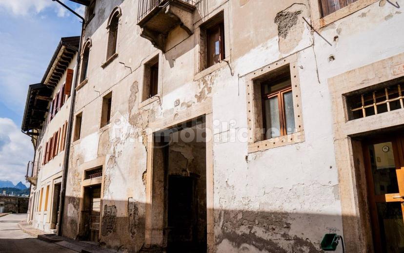 Bilocale Riva San Nicolò, 48, Centro, Belluno