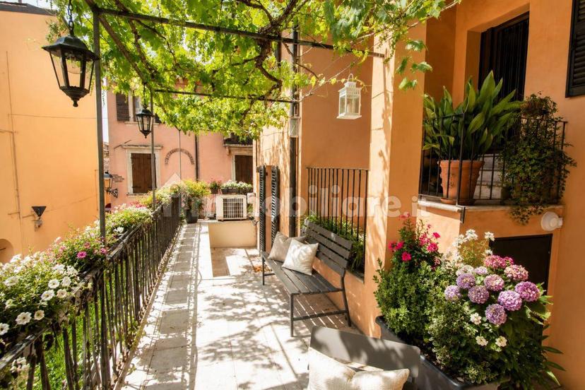 Trilocale via Fontanelle Santo Stefano   7, Veronetta, Verona — foto 11 di 22