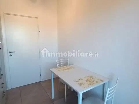 Stanza in affitto in appartamento via A. Gramsci, 58, Cardano al Campo — foto 2 di 9