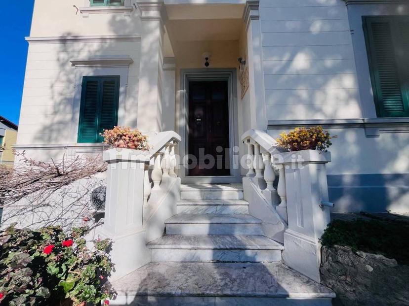 Appartamento in villa via Tina di Lorenzo 9, Quercianella, Livorno — foto 2 di 20