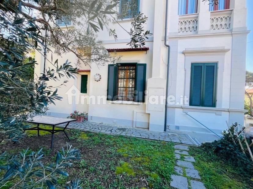 Appartamento in villa via Tina di Lorenzo 9, Quercianella, Livorno — foto 10 di 20