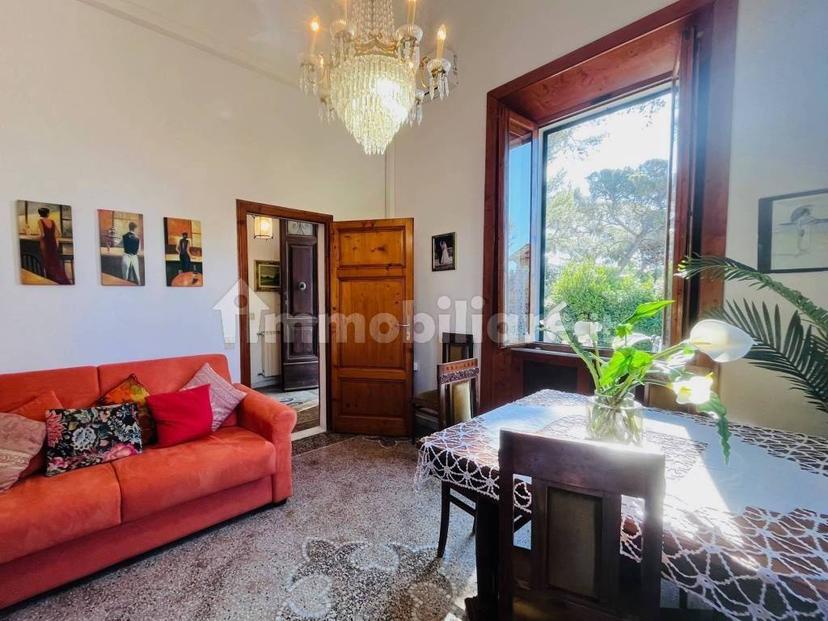 Appartamento in villa via Tina di Lorenzo 9, Quercianella, Livorno