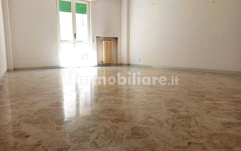 Quadrilocale via Silvio Pellico, Centro, Bitonto — foto 3 di 13