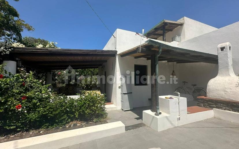 Villa unifamiliare via Rinella, Stromboli, Lipari — foto 38 di 48