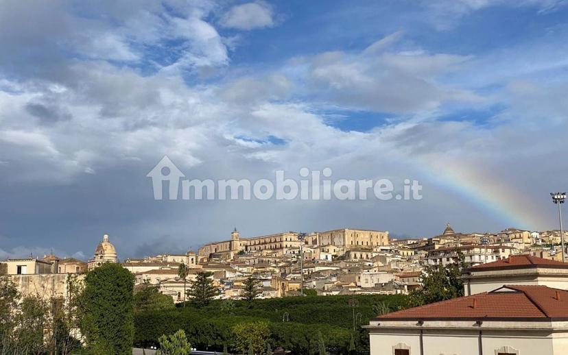 Quadrilocale via Napoli 23, Centro, Noto — foto 2 di 11