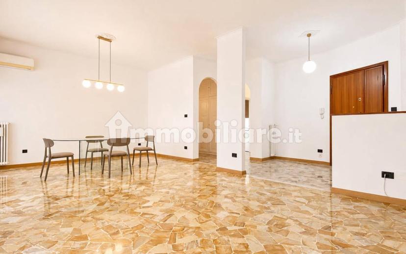 Quadrilocale Contra' delle Chioare, 13, Centro Storico, Vicenza — foto 25 di 31