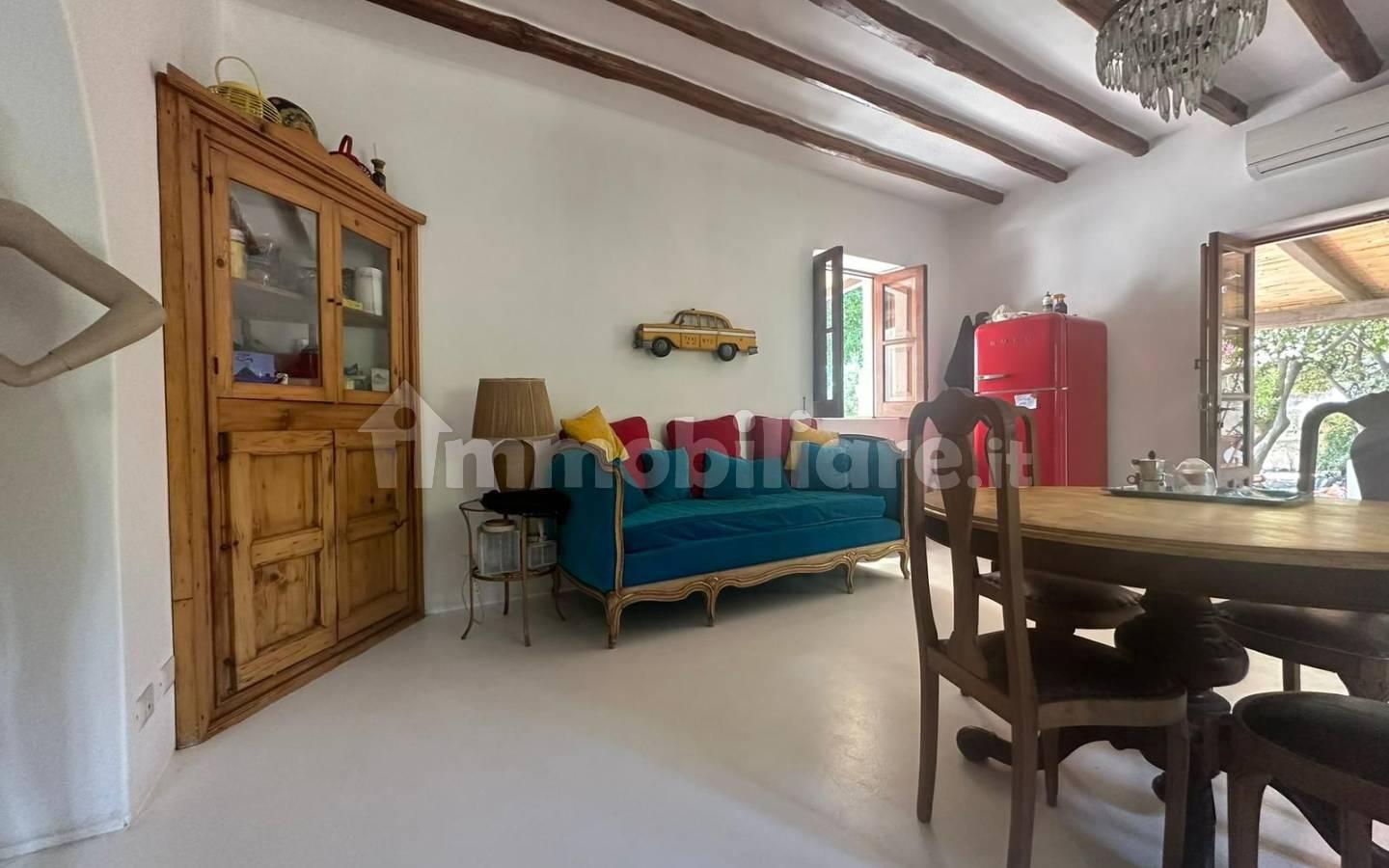 Villa unifamiliare via Rinella, Stromboli, Lipari
