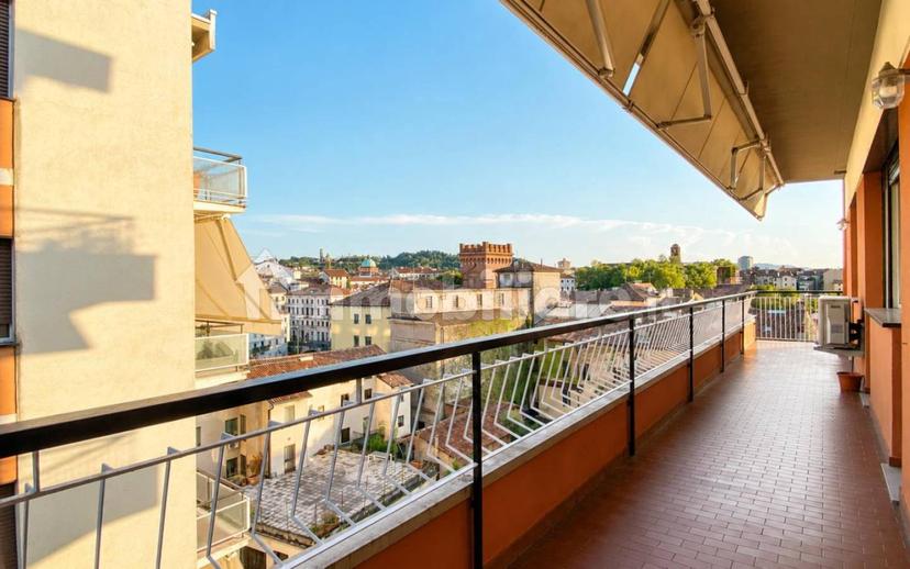 Quadrilocale Contra' delle Chioare, 13, Centro Storico, Vicenza — foto 17 di 31