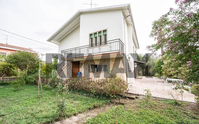 Villa unifamiliare via Iv Novembre 6, San Giorgio Bigarello — foto 40 di 41