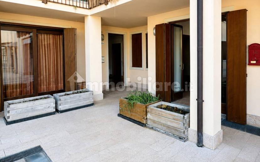 Trilocale via Giacomo Matteotti 10, Centro, Sant'Ambrogio di Valpolicella — foto 6 di 19