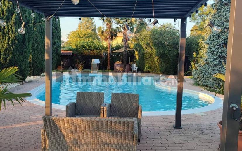 Villa unifamiliare via Iv Novembre 6, San Giorgio Bigarello — foto 2 di 41