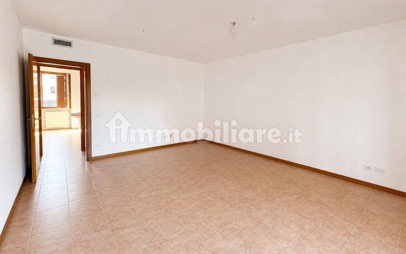 Trilocale via Giacomo Matteotti 10, Centro, Sant'Ambrogio di Valpolicella — foto 5 di 19