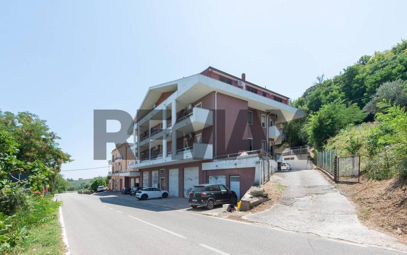 Quadrilocale Contrada Blanzano 47, Centro, Penne — foto 18 di 40