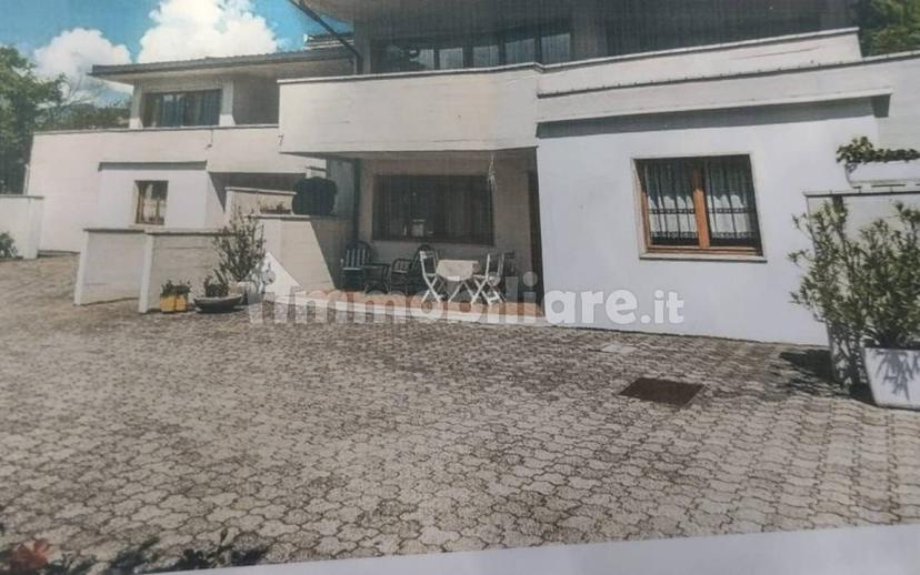 Appartamento in villa via Giovanni Battista De Gaspari, Centro, Levico Terme — foto 3 di 4
