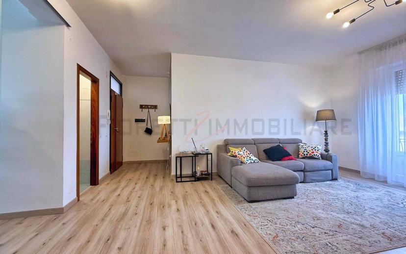 Quadrilocale viale della Repubblica 21B, Centro, Piombino — foto 3 di 38