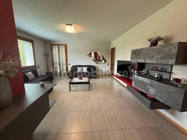 Villa unifamiliare, ottimo stato, 325 m², Centro, Bolgare
