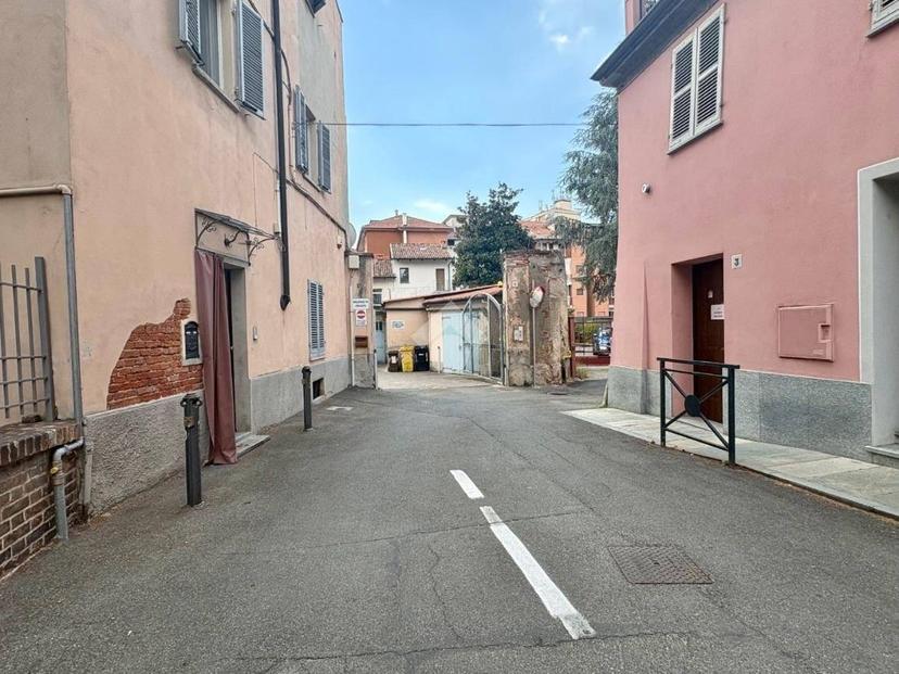 Bilocale vicolo Cavalieri di Malta 4, Corso alla Vittoria - Parco della Resistenza, Asti — foto 2 di 16
