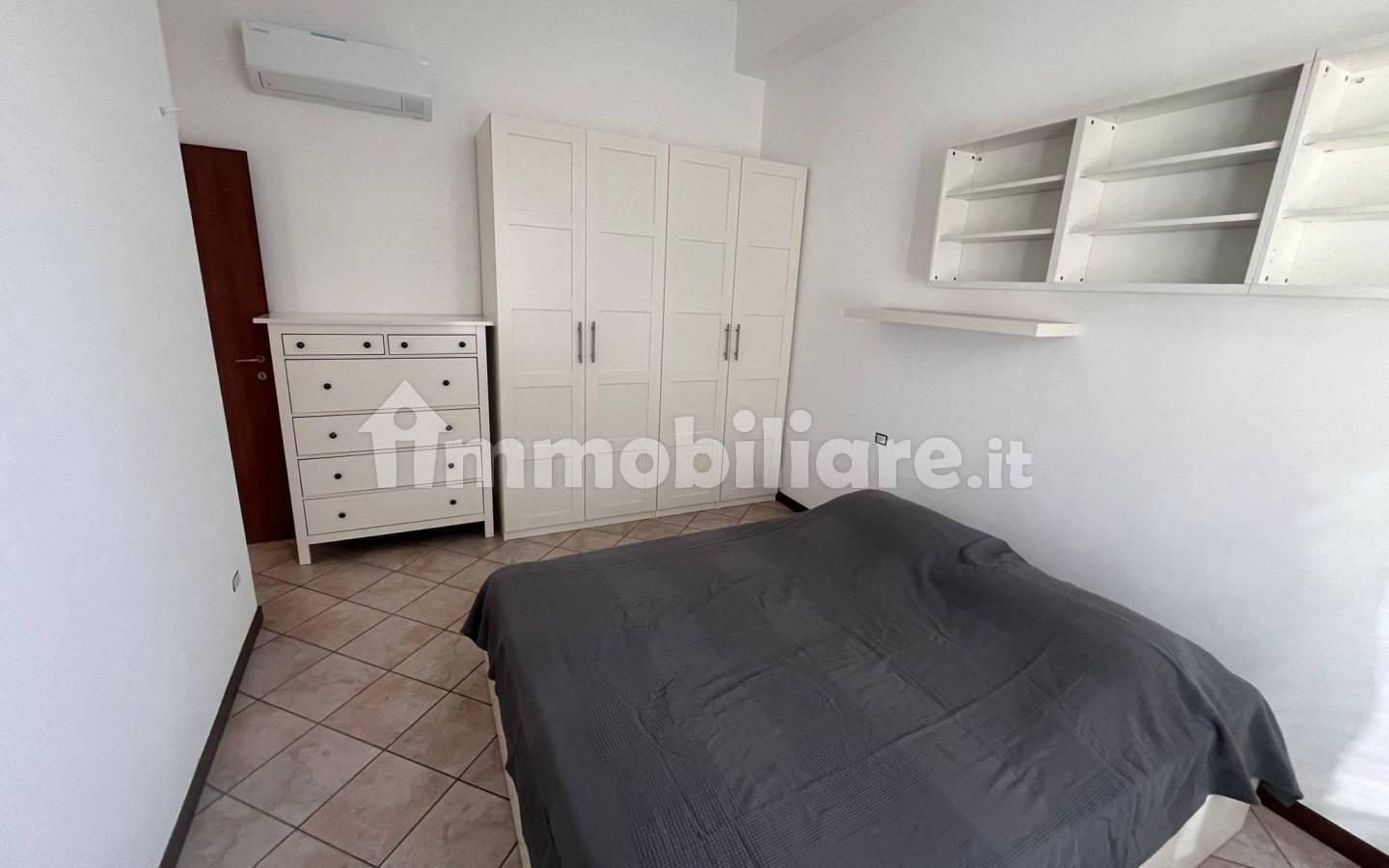 Bilocale via Camillo Benso di Cavour 89, Saronno