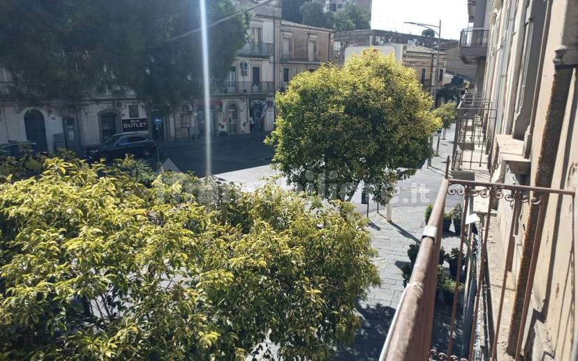 Quadrilocale via Giovanni Burgio 7, Centro, Caltagirone — foto 7 di 15